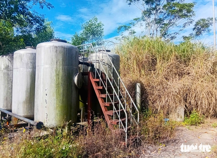 Người dân thiếu nước sạch bên nhà máy nước tiền tỉ 'đắp chiếu' - Ảnh 5.