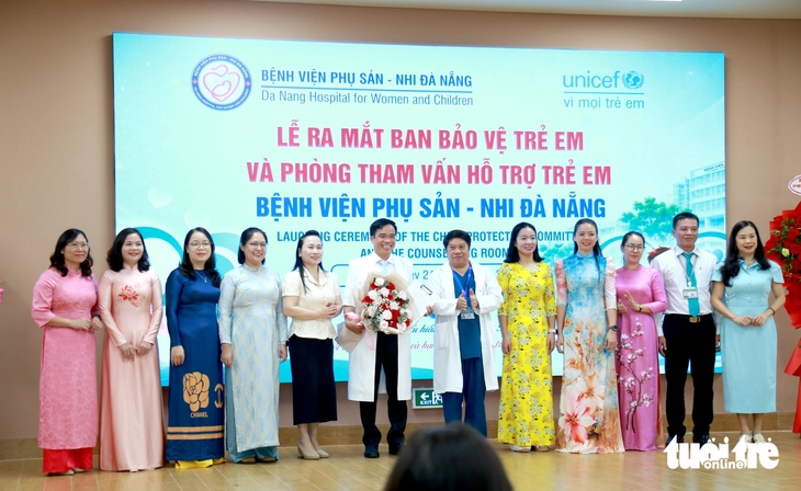 Trẻ bị bạo lực, xâm hại có nơi riêng để được lắng nghe tại bệnh viện - Ảnh 1. Trẻ bị bạo lực, xâm hại có nơi riêng để được lắng nghe tại bệnh viện - Ảnh 1.