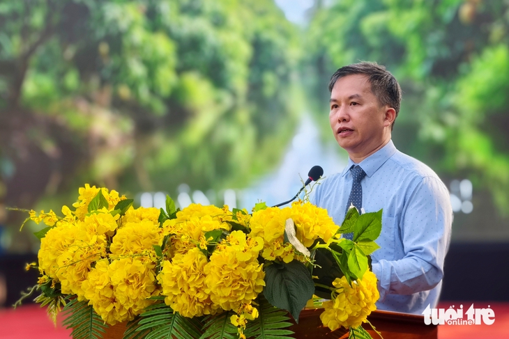 Du khách thích thú chèo xuồng, đi ca nô, hái trái cây, làm bánh cùng người dân Bình Mỹ - Ảnh 3.