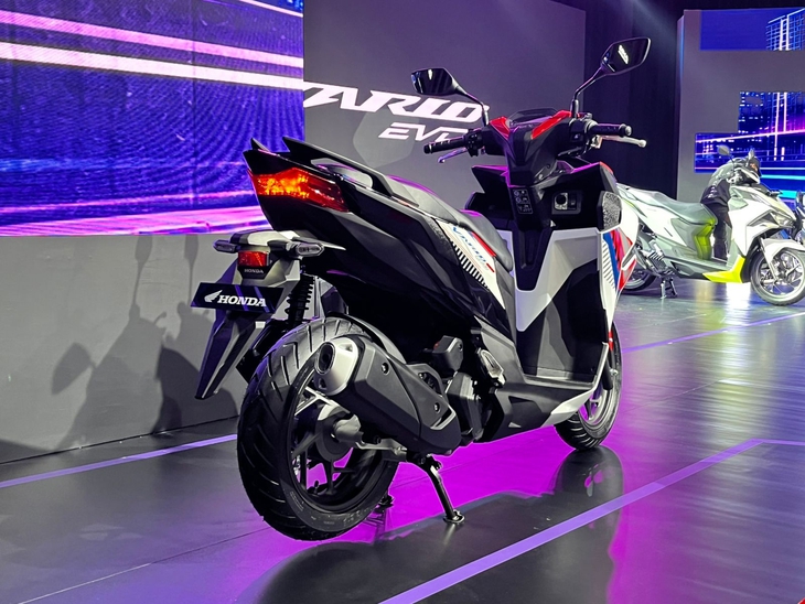 Honda Vario Evo 160 2026 ra mắt: Lớn hơn trước, màu mới, lực kéo tăng, cạnh tranh Yamaha NVX 155 - Ảnh 3.
