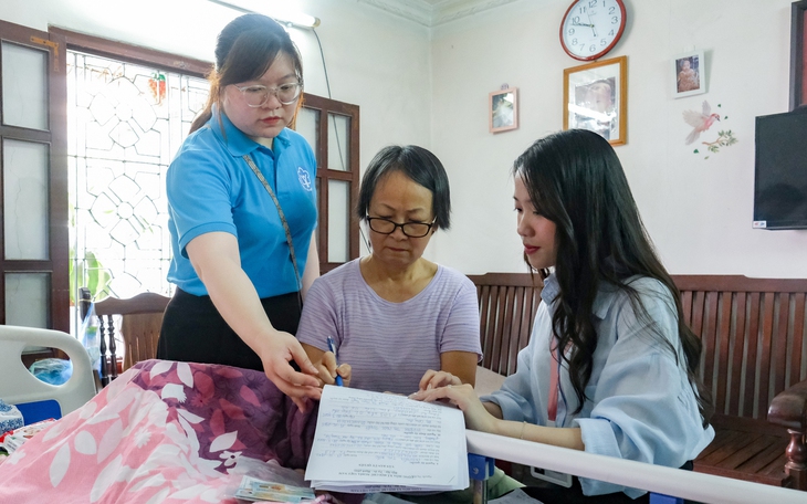 Đề xuất phương án giảm tuổi hưởng trợ cấp hưu trí xã hội xuống 70 - Ảnh 2.