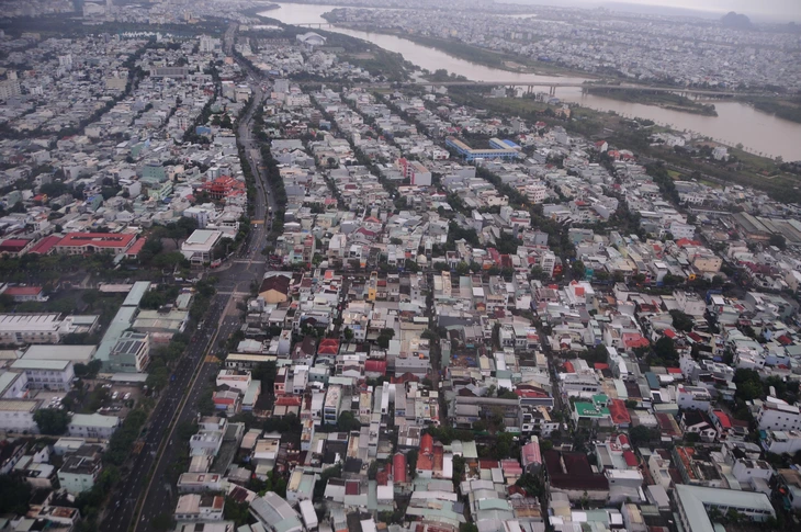 Nếu không ăn uống, chi tiêu gì trong 20 năm thì thu nhập người Việt mới đủ mua nhà - Ảnh 3.