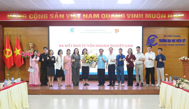 Trường đại học Điện lực cùng doanh nghiệp thiết kế chương trình đào tạo du lịch - Ảnh 2.