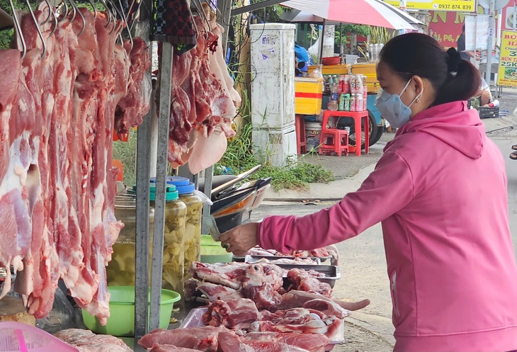 Thị trường hàng hóa TP.HCM ngày 25 - 6: Giá rau củ tăng do Mưa nhiều - Ảnh 2.