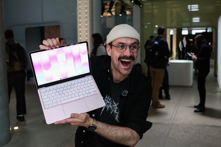 Apple tăng giá MacBook, iPad vì chi phí chip nhớ tăng vọt theo cơn sốt AI - Ảnh 1.