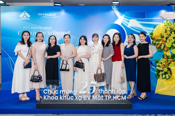 Chuyển giao công nghệ laser SCHWIND từ Đức tại Bệnh viện Mắt TP.HCM - Ảnh 1.