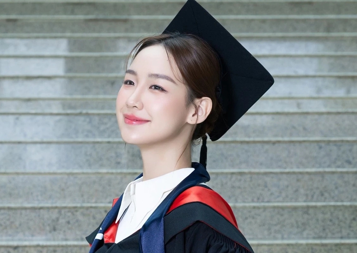 Học vấn 'khủng' của Bảo Ngọc trước ồn ào dùng AI sửa thư trúng tuyển   - Ảnh 1.