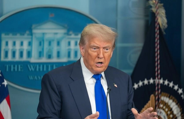 Tổng thống Trump bất ngờ hoãn ký dự luật hỗ trợ nhà ở - Ảnh 1.