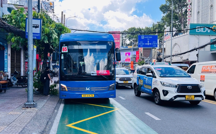 TP.HCM làm gấp 5 nhóm việc để người dân đi xe buýt miễn phí thuận tiện - Ảnh 4.
