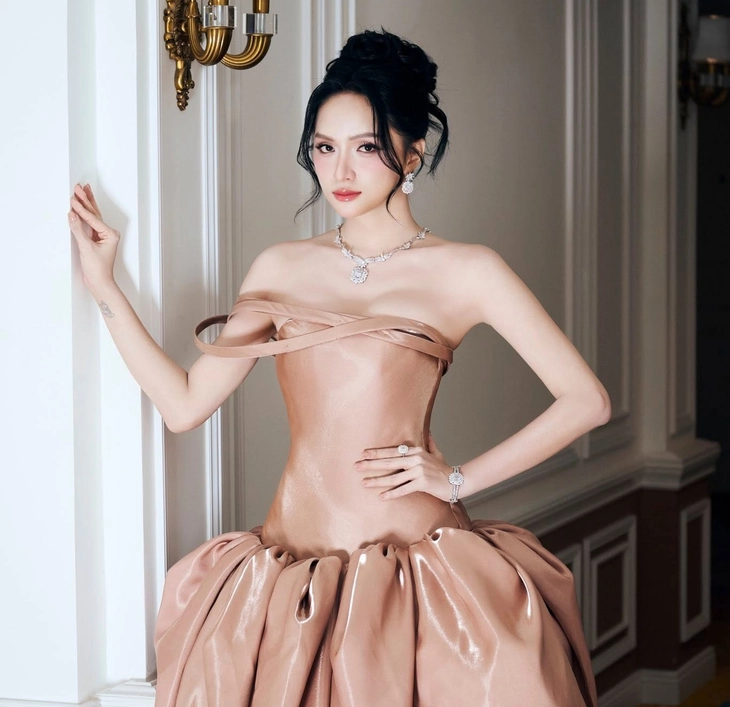 Fan meeting của Hương Giang có ông Nawat, vắng giám khảo từng chấm cô 5 điểm - Ảnh 1.