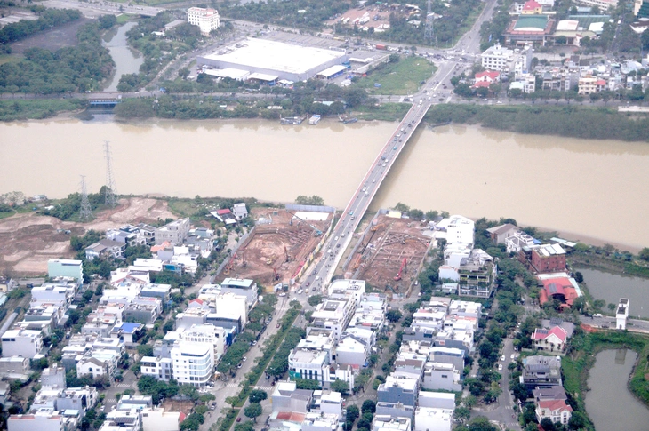 Nhịn ăn …cả đời mới đủ mua nhà: Có nên đánh đổi bằng mọi giá để có nhà ở? - Ảnh 2.