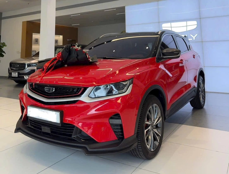 Tin tức giá xe: Geely Coolray giảm gần 90 triệu tại đại lý, rẻ như SUV A với trang bị của SUV B - Ảnh 1.