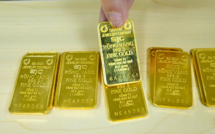 Giá vàng thế giới rơi khỏi mốc 4.000 USD/ounce - Ảnh 3.