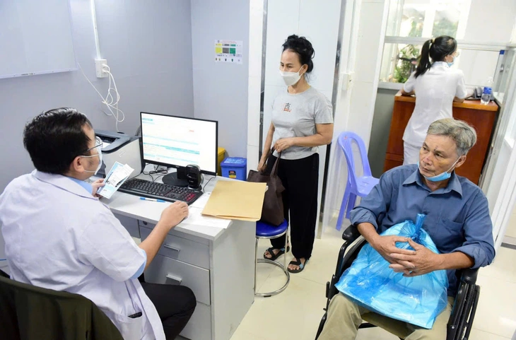 Từ 1-7, không phải khám ngoại trú ở bất kỳ bệnh viện nào cũng được BHYT thanh toán 50% - Ảnh 1.