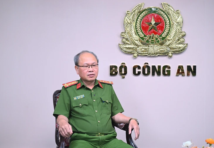 Vì sao Bộ Công an đưa nhiều thủ tục hành chính về công an cấp xã? - Ảnh 3.