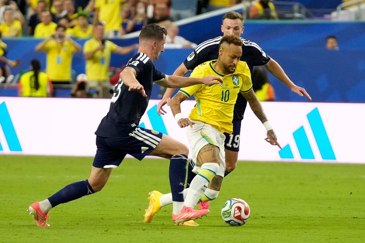Neymar bật khóc khi trở lại tuyển Brazil sau 981 ngày - Ảnh 4.