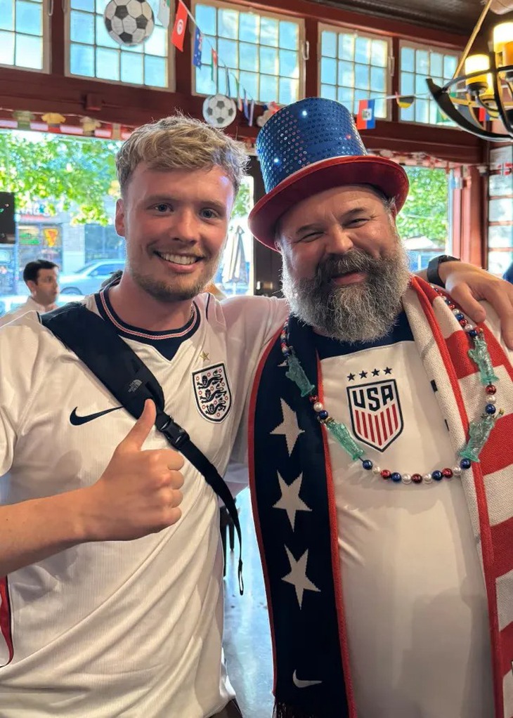 Dốc tiền mua nhà để đi World Cup: 'Kệ, nghèo mà có kỷ niệm?' - Ảnh 2.