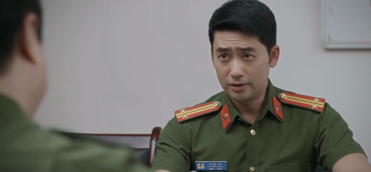 Khán giả tranh luận: Ai là cảnh sát chìm trong phim Lửa trắng? - Ảnh 2.