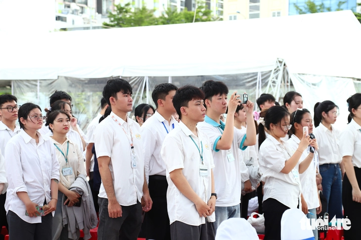 Nhắn nhủ người dân tránh xa ma túy thông qua phiên tòa giả định  - Ảnh 2.