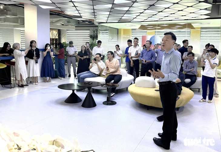 Báo Tuổi Trẻ tập huấn kỹ năng truyền thông cho cán bộ, giảng viên Trường đại học Bách khoa TP.HCM - Ảnh 5.