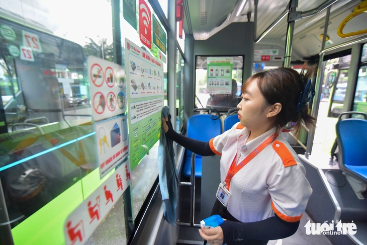 Cận cảnh dàn xe buýt tiện nghi, hiện đại trước ngày TP.HCM miễn phí vé cho người dân - Ảnh 6.