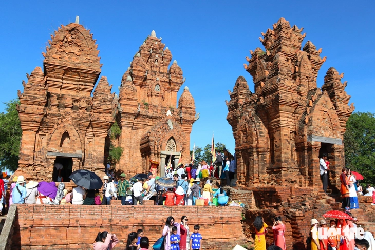 Khai mạc ngày hội văn hóa dân tộc Chăm lần thứ VI ở Khánh Hòa - Ảnh 4.