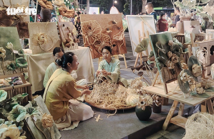 Ba không gian, ngàn trải nghiệm cho du khách tại Lễ hội sen Hà Nội - Ảnh 2.
