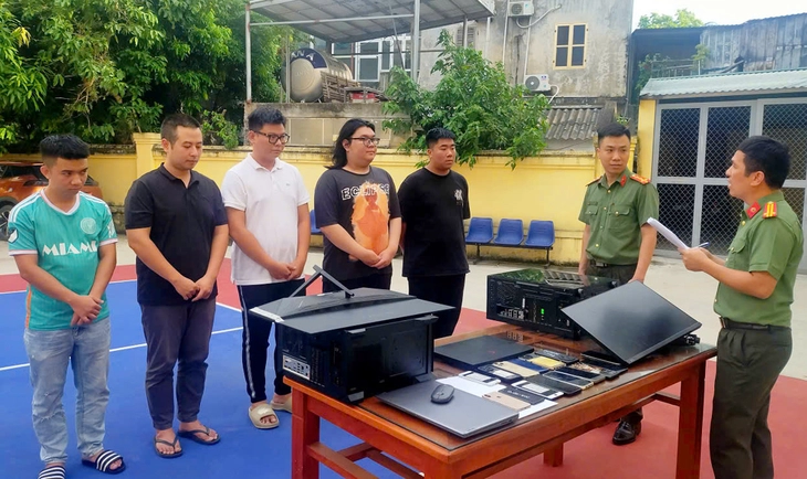 Khởi tố 8 bị can thu thập, tàng trữ, trao đổi, mua bán trái phép thông tin tài khoản ngân hàng - Ảnh 1.