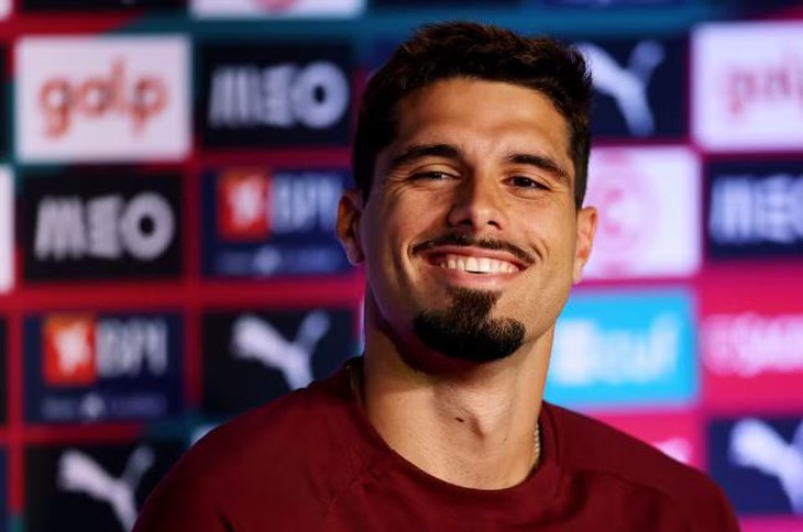 'Cầu thủ đẹp trai nhất World Cup' nói về nỗi ám ảnh ghi bàn của Cristiano Ronaldo - Ảnh 1.