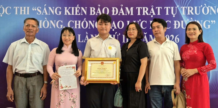 Học sinh Trường THPT Dương Văn Thì, TP.HCM đoạt giải nhất thi sáng kiến phòng chống bạo lực học đường   - Ảnh 1.