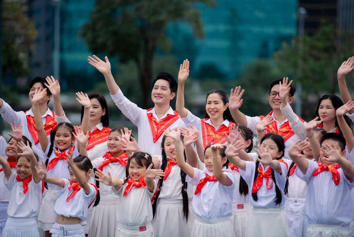 Nguyễn Phi Hùng: TP.HCM dạy tôi cách lớn lên bằng sự tử tế   - Ảnh 4.