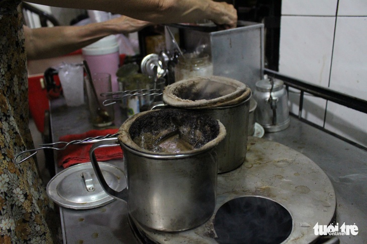 Cà phê vợt có gì khiến bạn trẻ Sài Gòn mê đắm? - Ảnh 3.