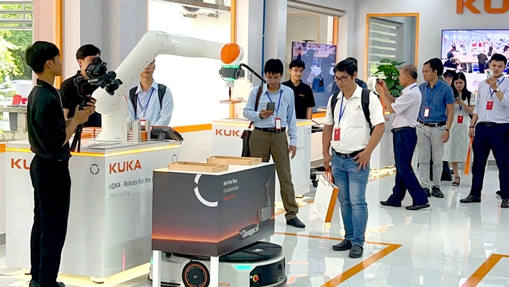 SHTP có trung tâm thực hành công nghệ tự động hóa 2.0 - Ảnh 1.
