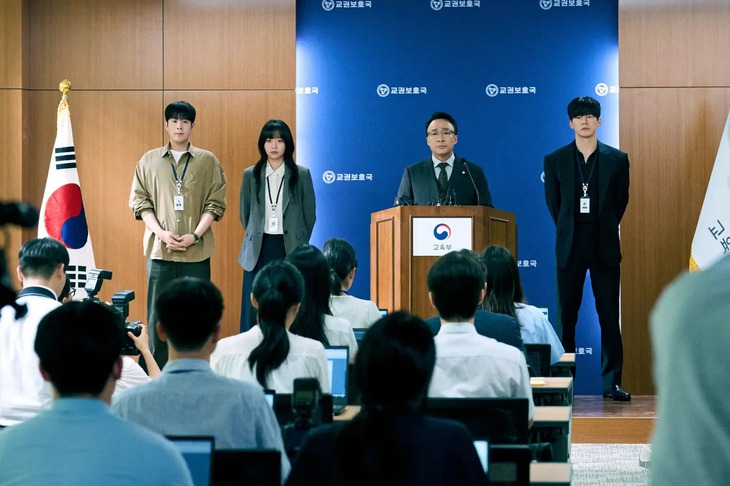 'Bài học đáng đời' thống trị Netflix toàn cầu 3 tuần liên tiếp - Ảnh 3.