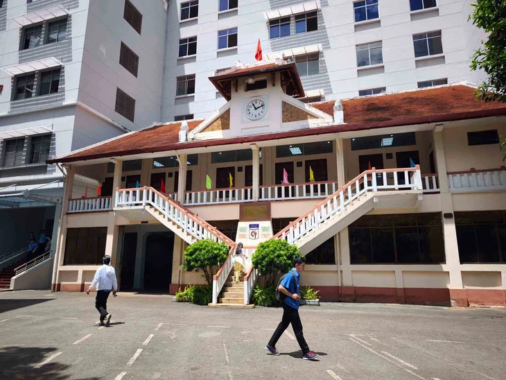 Ngôi trường 120 năm tuổi nơi Bác Hồ và Bác Tôn từng học được đề xuất là di tích lịch sử - Ảnh 1.
