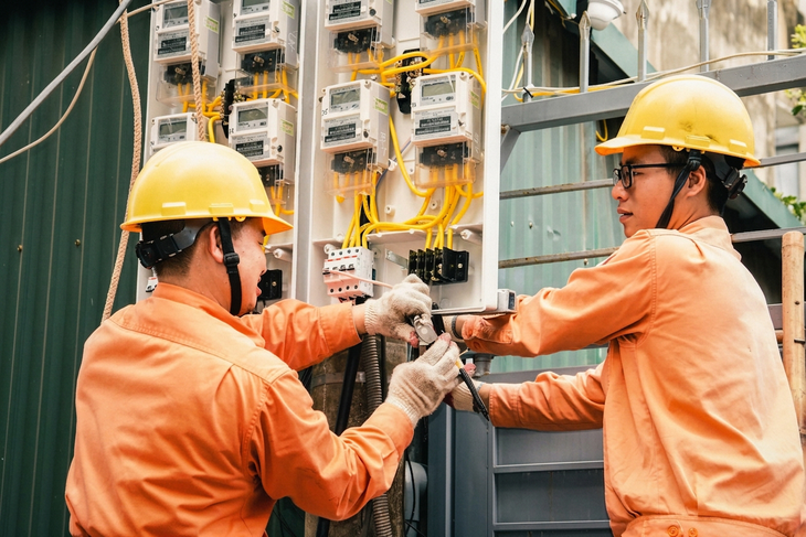 Đề xuất tính giá điện theo giờ: Tiền điện có thể tăng đến 150% nếu dùng sai thời điểm - Ảnh 2.