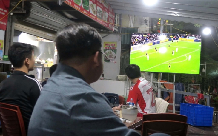 Bắt nhóm ở Tây Ninh tổ chức cá độ World Cup theo trang cá cược trên mạng  - Ảnh 2.