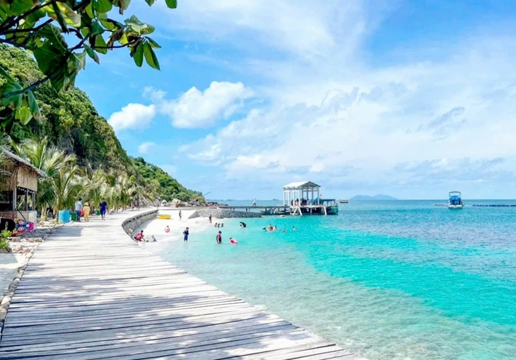 Dù bay Nam du: Vụ tai nạn khiến du khách bị thương , chính quyền xử lý nghiêm - Ảnh 1.