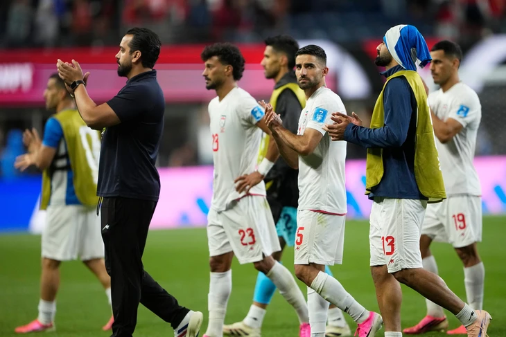 Truyền thông Iran ngỡ ngàng vì kịch bản bị loại của đội nhà tại World Cup - Ảnh 1.