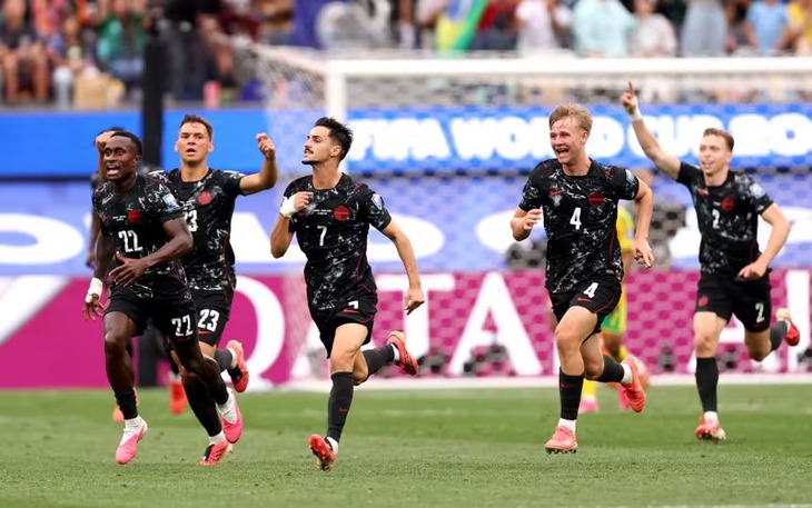 Đánh bại Nam Phi, Canada giành vé đầu tiên vào vòng 16 đội World Cup 2026 - Ảnh 1.