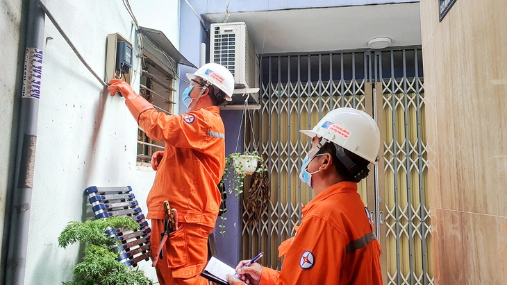 Giá điện theo giờ: chưa nên bắt buộc - Ảnh 1.