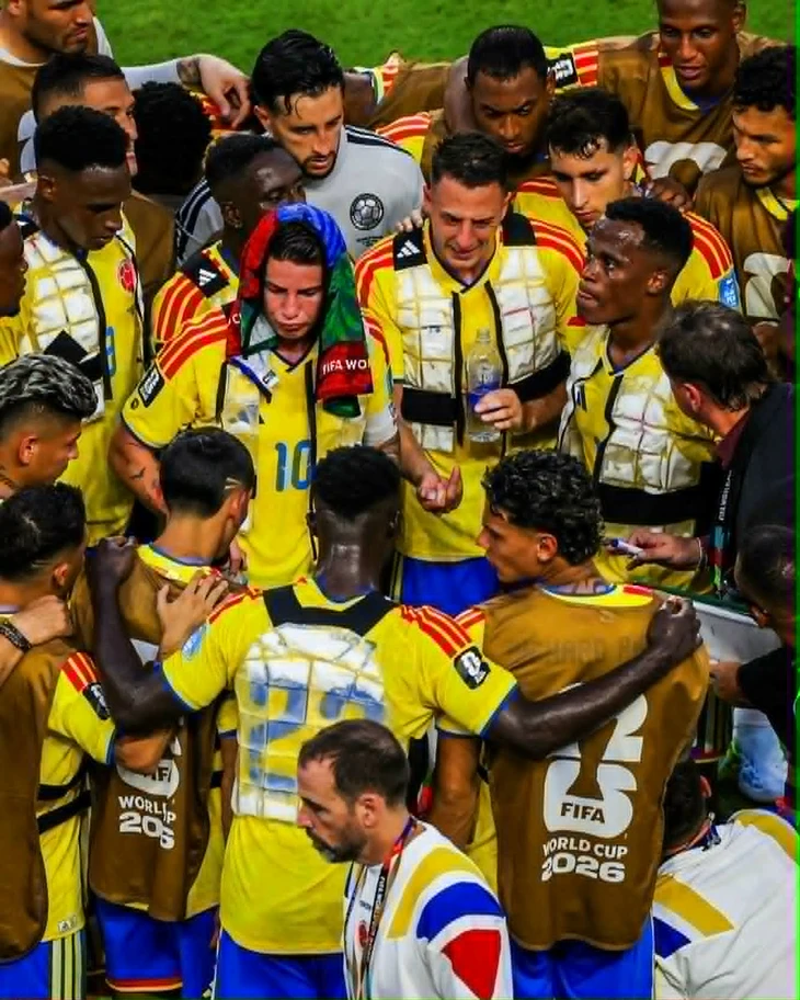 'Áo nước đá' là gì mà nhiều cầu thủ có, Ronaldo lại không? - Ảnh 1.