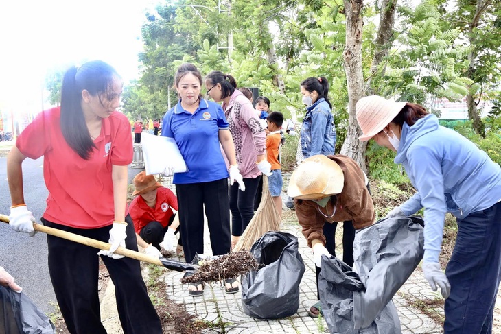 Đổi rác nhựa lấy cây xanh, ngăn rác thải ra biển, sông, bảo vệ môi trường Cần Giờ - Ảnh 5.