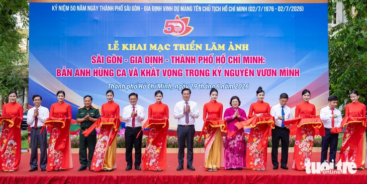 Gần 200 ảnh tư liệu kể hành trình hơn 300 năm Sài Gòn - Gia Định - TP.HCM - Ảnh 1.