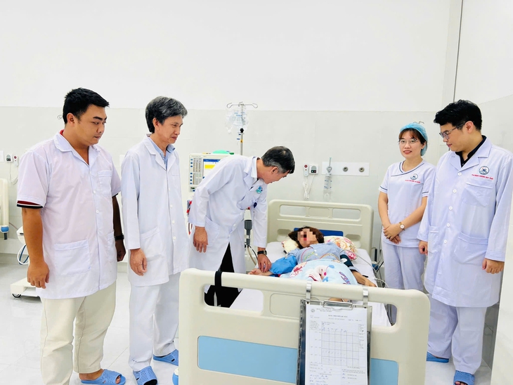  Y tế chuyên sâu vươn tới đảo xa - Ảnh 1.