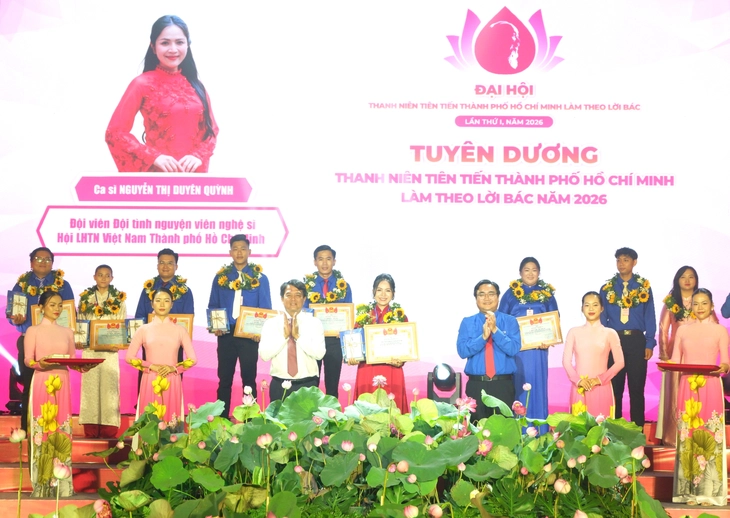 Phó bí thư Lê Quốc Phong kêu gọi thanh niên TP.HCM dấn thân phụng sự cộng đồng - Ảnh 4.