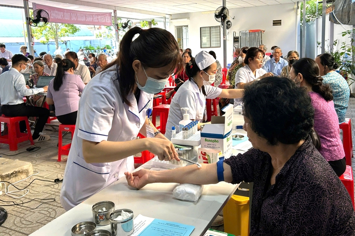 Tây Ninh triển khai 90 ngày đêm khám sức khỏe, đặt mục tiêu khám miễn phí 2,1 triệu người trong năm 2026 - Ảnh 2.