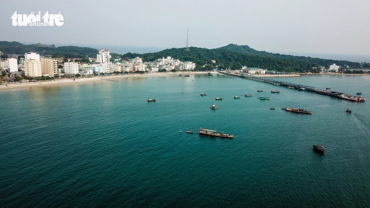 Cô Tô chấn chỉnh việc loạn giá tour 3 đảo - Ảnh 1.