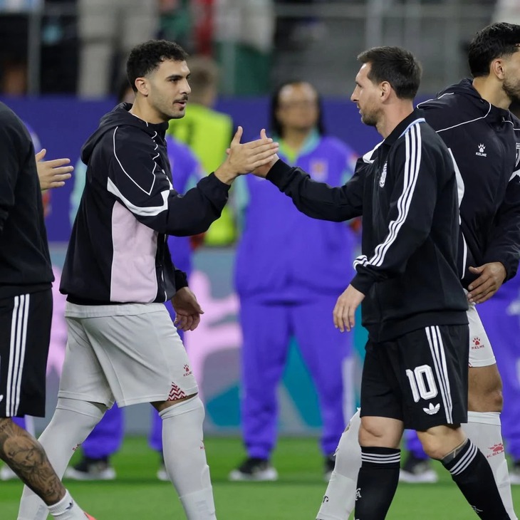 Bị loại khỏi World Cup, cầu thủ Jordan rủ nhau 'check in' với Messi - Ảnh 2.