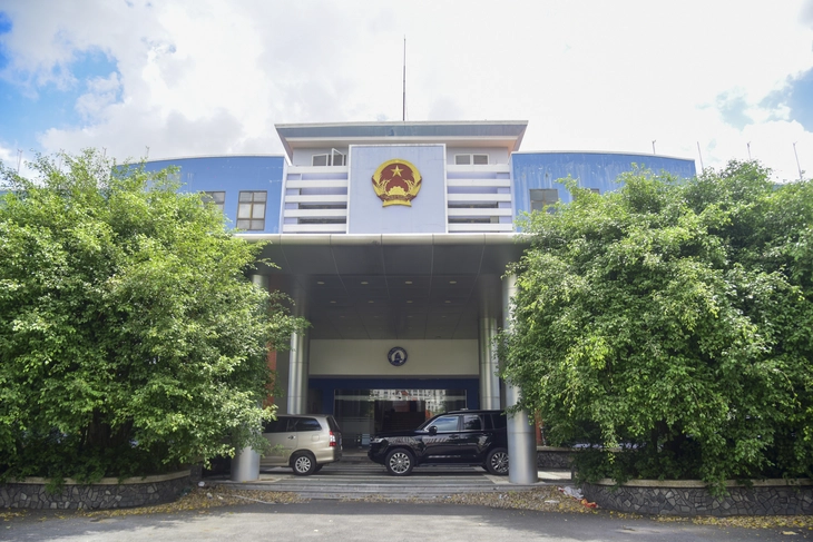 TP.HCM tiếp tục chuyển trụ sở dôi dư thành trường học, nghiên cứu thêm các trụ sở khác - Ảnh 3.